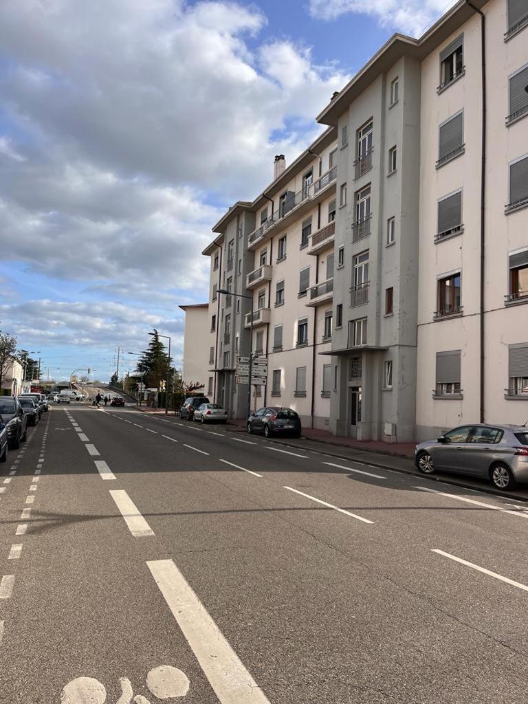 Le Pressense 2 Daire Vénissieux Dış mekan fotoğraf